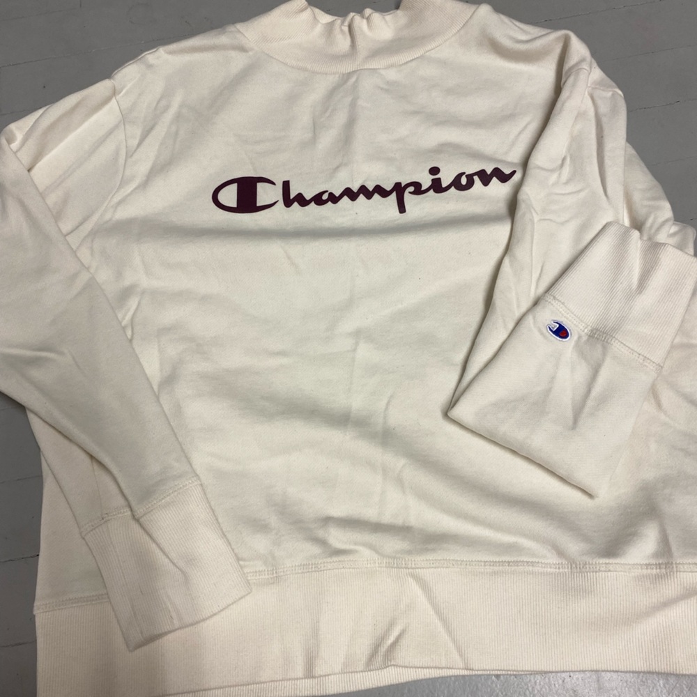 Champion off white colored sweatshirt size M